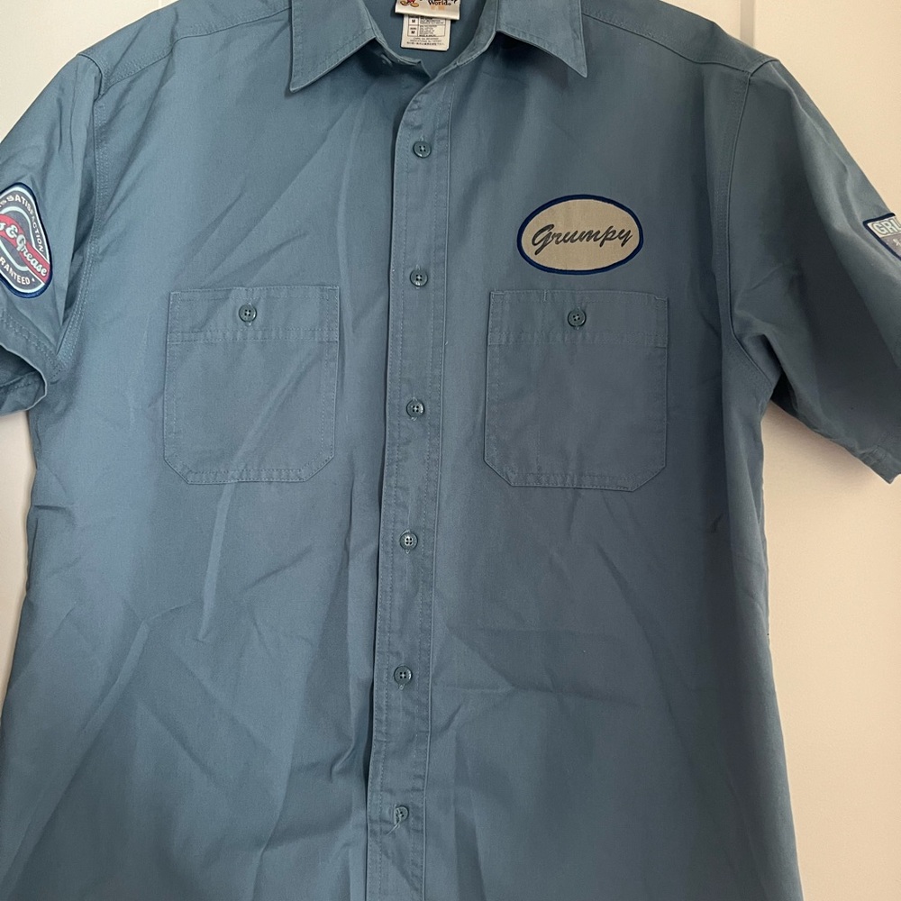 Men's Walt Disney World Grumpy’s Gas & Grease Mechanic Shirt M